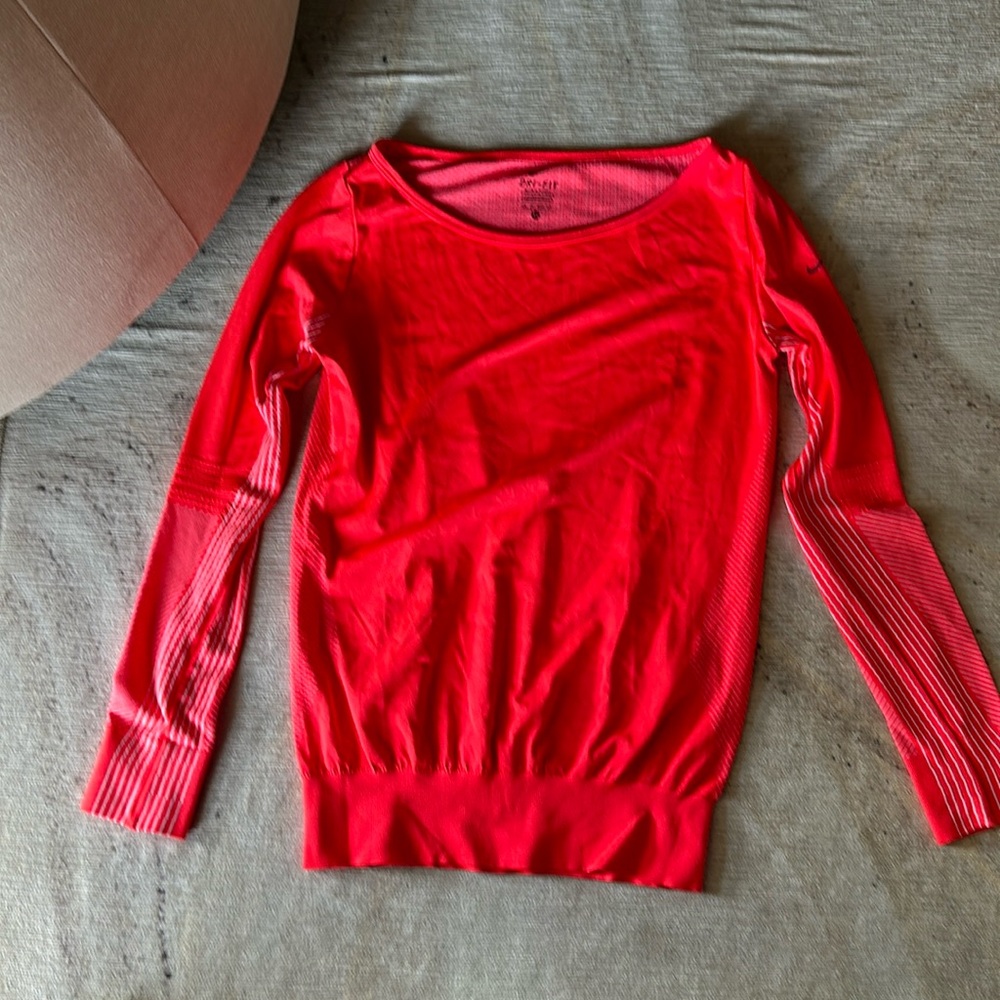 Nike Dri-Fit pullover shirt size xs